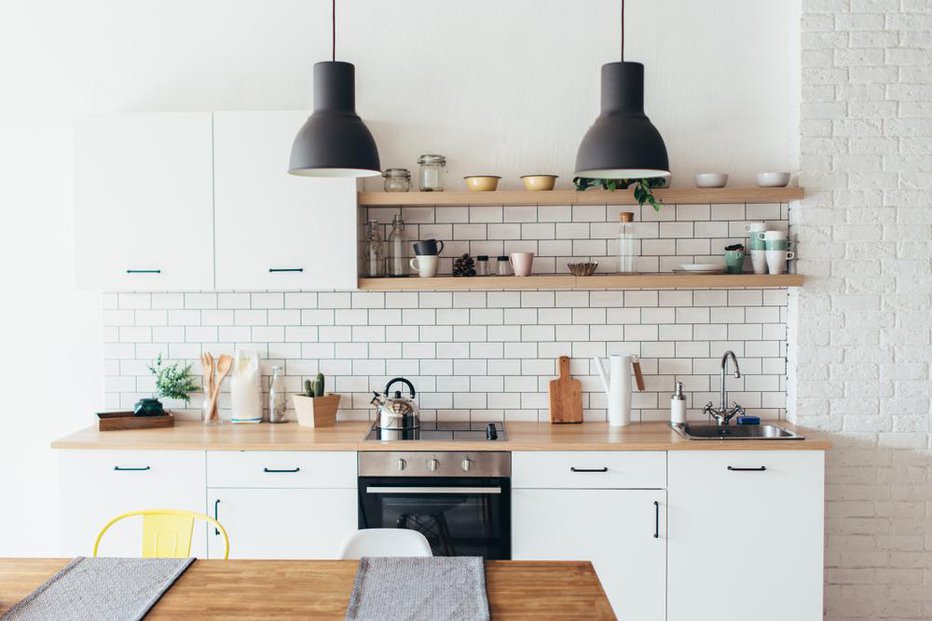 Fotografija: Pri snovanju kuhinje je funkcionalnost na prvem mestu, videz pa na drugem. FOTO: Undrey, Shutterstock
