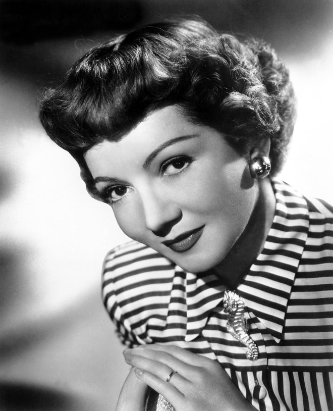 Claudette Colbert, portrait, 1940s,Image: 148314056, License: Rights-managed, Restrictions: For usage credit please use; Courtesy Everett Collection, Model Release: no