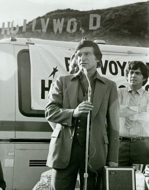 Lastnik Playboya Hugh Hefner na dražbi propadajočih črk leta 1978

Foto: LAM
