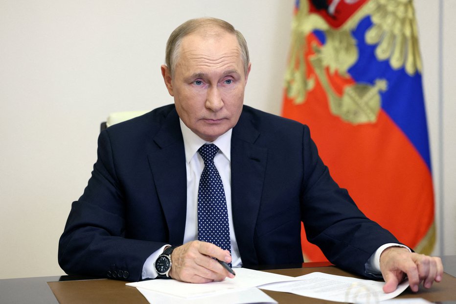 Fotografija: Putin svojih sodelavcev menda ne upošteva več. FOTO: Sputnik Via Reuters
