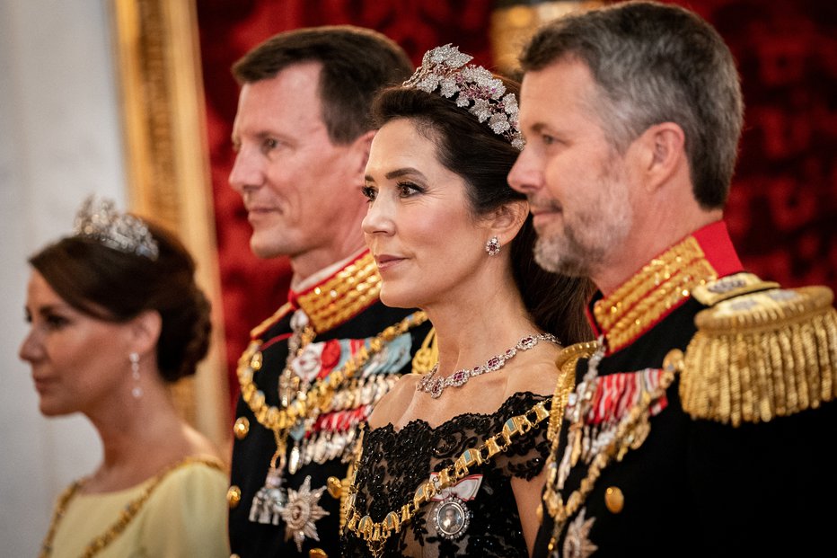 Fotografija: Z leve: princesa Marie, princ Joachim, princesa Mary in princ Frederik. FOTOGRAFIJE: Reuters
