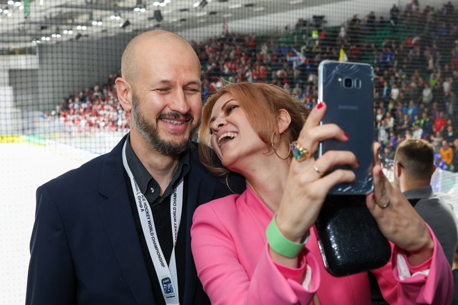 Nina s partnerjem in nekdanjim hokejistom Dejanom Kontrecem FOTO: MEDIASPEED.net
