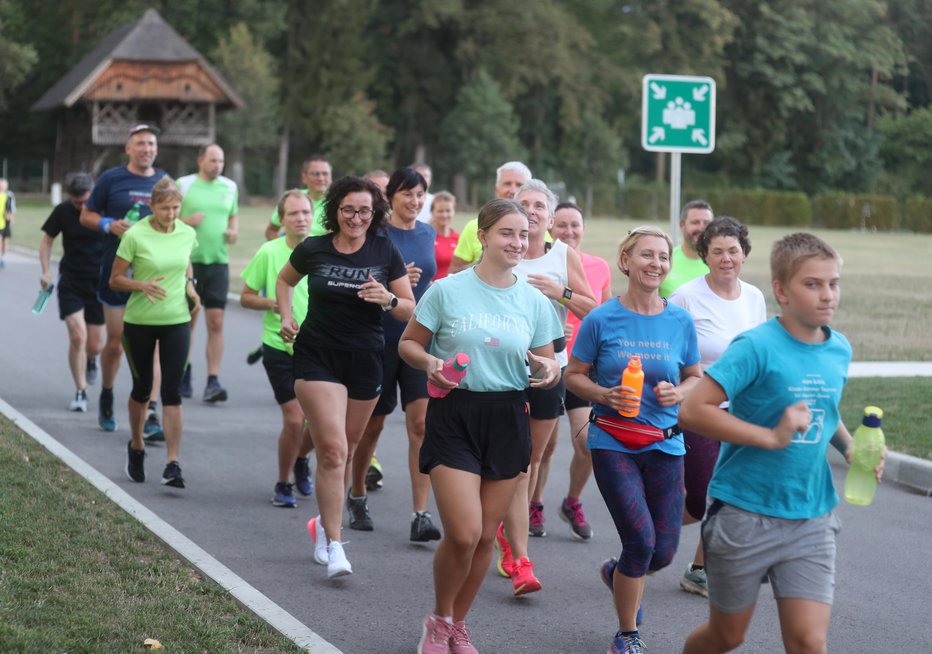 Fotografija: Nekateri tekači so se na letošnji ljubljanski maraton pripravljali avgusta tudi na Brdu pri Kranju. FOTO: Dejan Javornik
