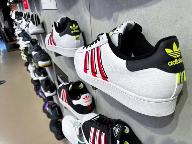 Adidas je pretrgal pogodbo s Kanyejem. FOTO: Shannon Stapleton, Reuters
