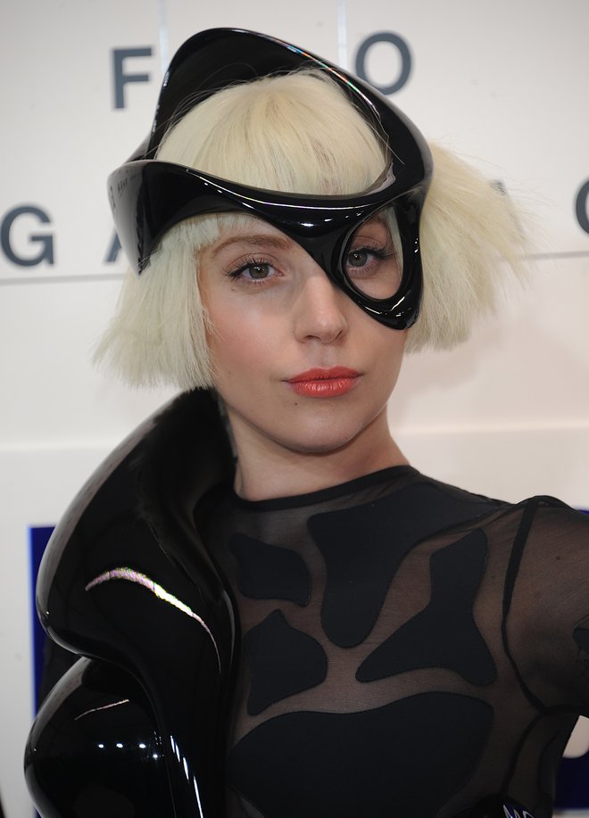 Lady Gaga ima kar pet planetov na zvezdah, ki dajejo interes za duhovnost.
