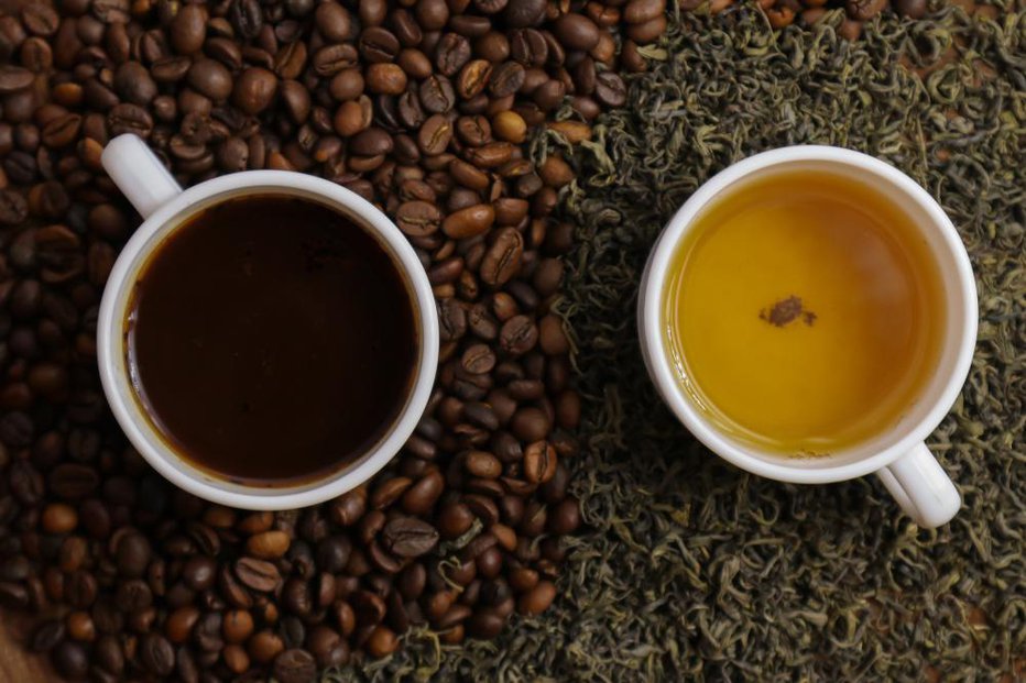Fotografija: Kofein v pravem čaju in kavi zavira absorpcijo železa v telo. FOTO: Mynameislisenok/shutterstock

