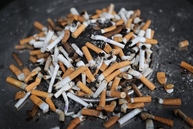 Vlada je izdala novo uredbo o določitvi zneska trošarine za tobačne izdelke, s katero se z novim letom trošarina zvišuje za vse tobačne izdelke. FOTO: Leon Vidic/delo

