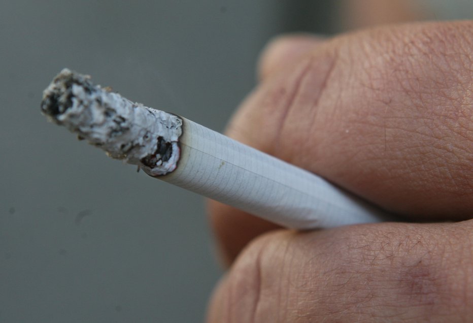 Fotografija: Letos so se trošarine že zvišale 1. aprila, posledično se je večina cigaret podražila za 10 centov. FOTO: Javornik Dejan
