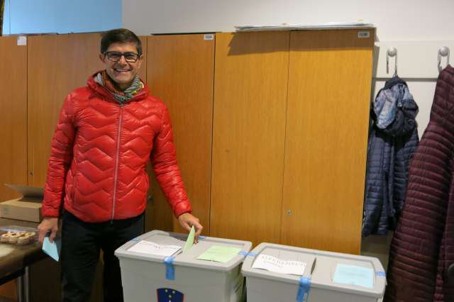 Aktualni župan in kandidat za župana Mestne občine Kranj Matjaž Rakovec je v drugem krogu zbral nad 70 odstotki glasov. FOTO: STA
