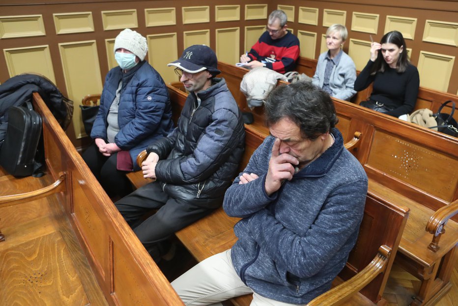 Fotografija: V teh dneh poteka sojenje Slovencem, ki so jih izkoristili za denarne mule pri ogoljufanju BBC. FOTO: Dejan Javornik
