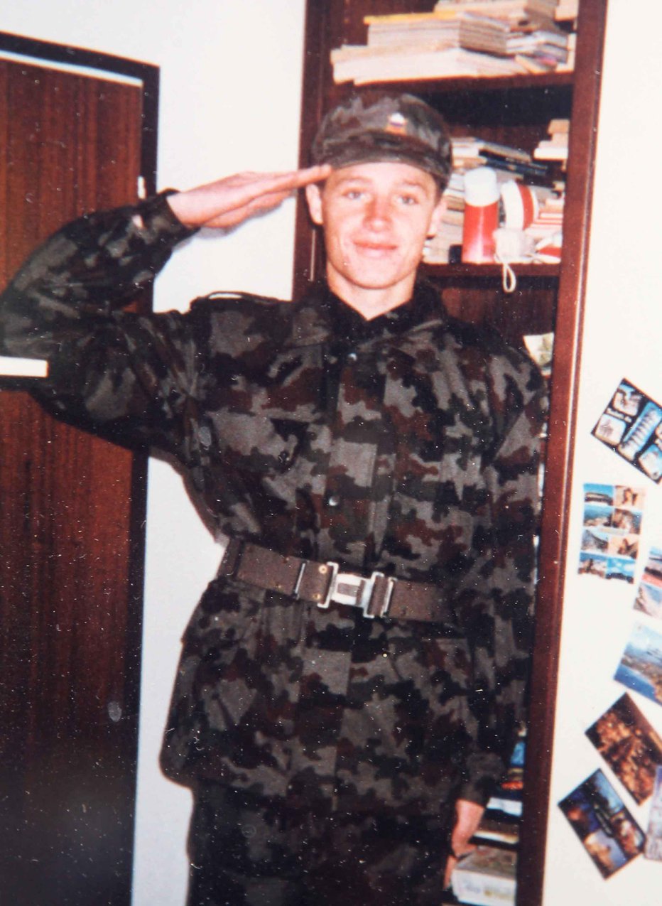 Fotografija: Blaž v vojaški uniformi
