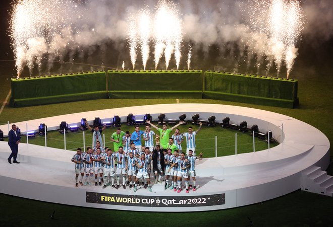 Argentinski nogometaši so na vrhu sveta. FOTO: Paul Childs Reuters

