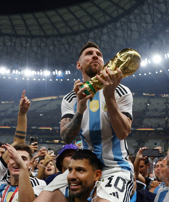 Argentinski nogometaši so na vrhu sveta. FOTO: Hannah Mckay Reuters
