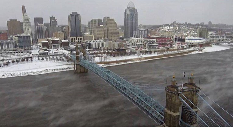 Fotografija: Hudo zimsko neurje, ki je v petek zajelo večji del ZDA, je prizadelo več kot 200 milijonov ljudi. FOTO: Zaslonski posnetek, Earthcam
