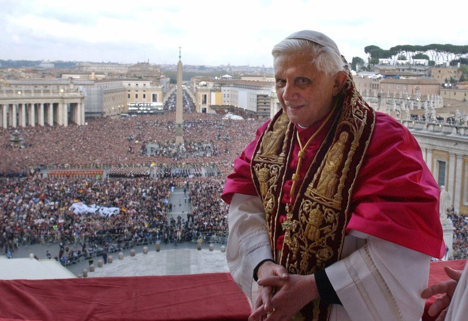 Fotografija: Joseph Ratzinger je hudo bolan. FOTO: Pool Reuters Pictures
