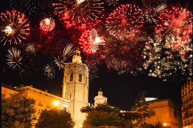 Novoletni ognjemet v Valencii. FOTO: Marti Bug Catcher, Shutterstock
