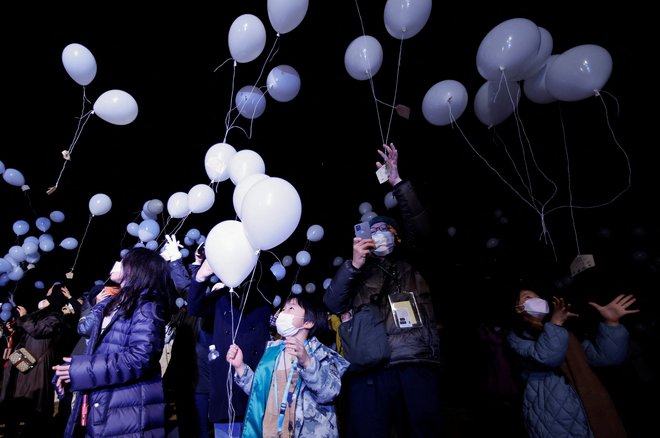Tradicionalno spuščanje balonov v Tokiu. FOTO: Issei Kato Reuters
