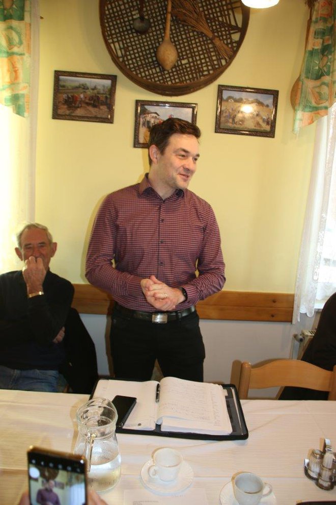 Pozdravil in nagovoril jih je tudi župan občine Apače Andrej Steyer. FOTO: Ludvik Kramberger
