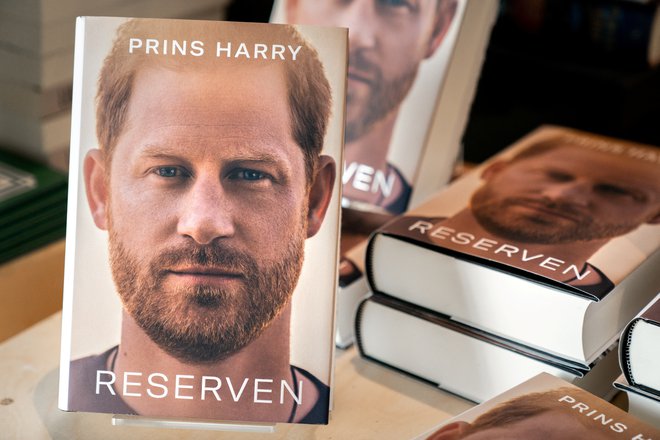 Avtobiografija princa Harryja je izšla v torek, le dan pozneje pa je postala najbolje prodajana neleposlovna knjiga v zgodovini. FOTO: Ritzau Scanpix Via Reuters

