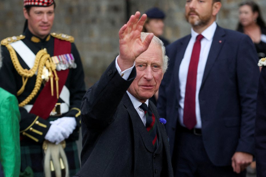 Fotografija: Prvo leto vladanja kralja Karla III. bo potekalo gladko. FOTO: Russell Cheyne/Reuters

