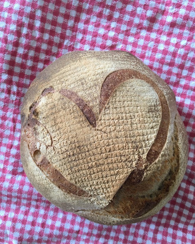 Kruh, narejen z ljubeznijo. FOTO: osebni arhiv
