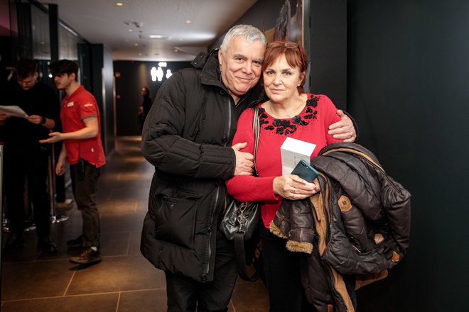 Zorana Predina zadnje čase pogosto opazimo v kinu, tokrat je z njim prišla žena Barbara.
