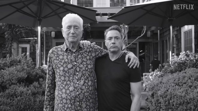 Robert Downey Sr. in Robert Downey Jr. v dokumentarcu Starejši. Prvi alternativni filmar, drugi slavni hollywoodski igralec. FOTO: NETFLIX
