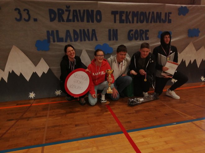 Zmagovalci 33. državnega tekmovanja Mladina in gore so člani ekipe Neustrašni gorski učenjaki, OŠ Šenčur, PD Kranj. FOTO: Brigita Čeh

