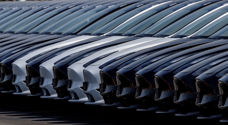 Fotografija: Proizvodnja je v letu 2022 zrasla za 47 odstotkov, na 1,37 milijona vozil. FOTO: Hannibal Hanschke, Reuters
