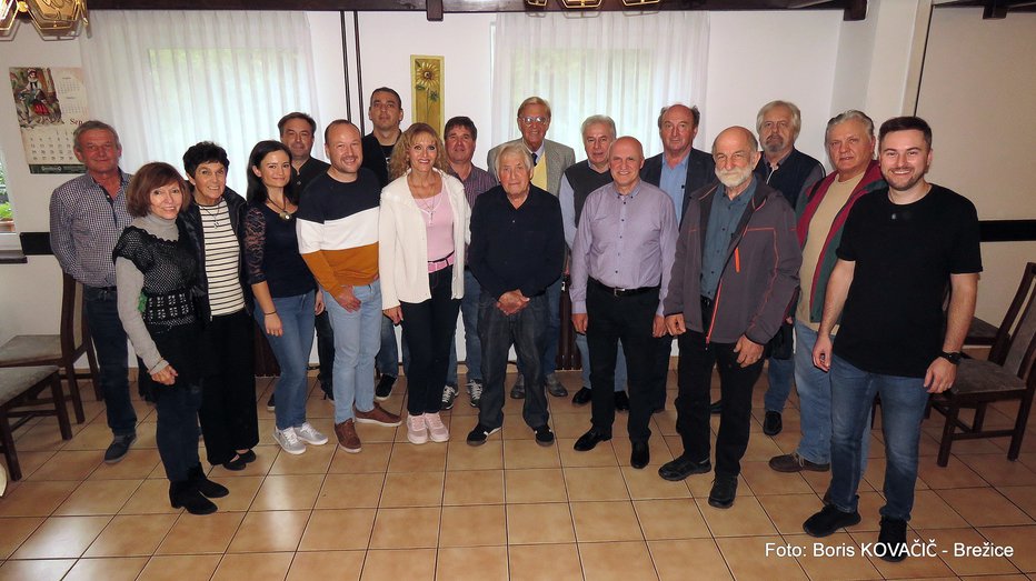 Fotografija: Člani Društva pesnikov slovenske glasbe so zelo aktivni in se vsako leto srečajo na občnem zboru. FOTO: ARHIV DPSG
