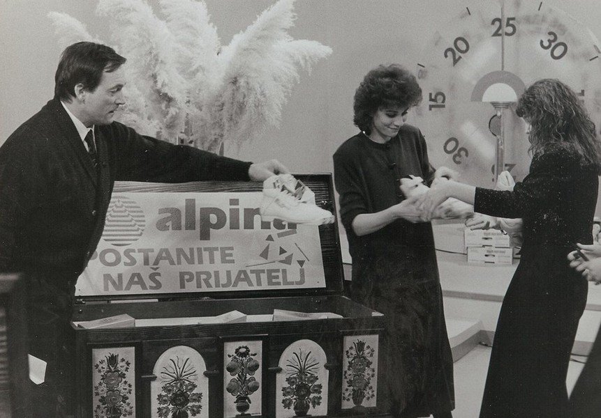 Fotografija: Prvi je pri nas oddajo Kolo sreče konec osemdesetih vodil legendarni televizijec Mito Trefalt. FOTO: ARHIV RTV SLOVENIJA
