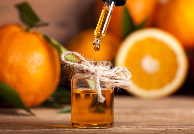 Eterično olje pomaranče je cenjeno, prostor osveži. FOTO: Nikilitov/Getty Images
