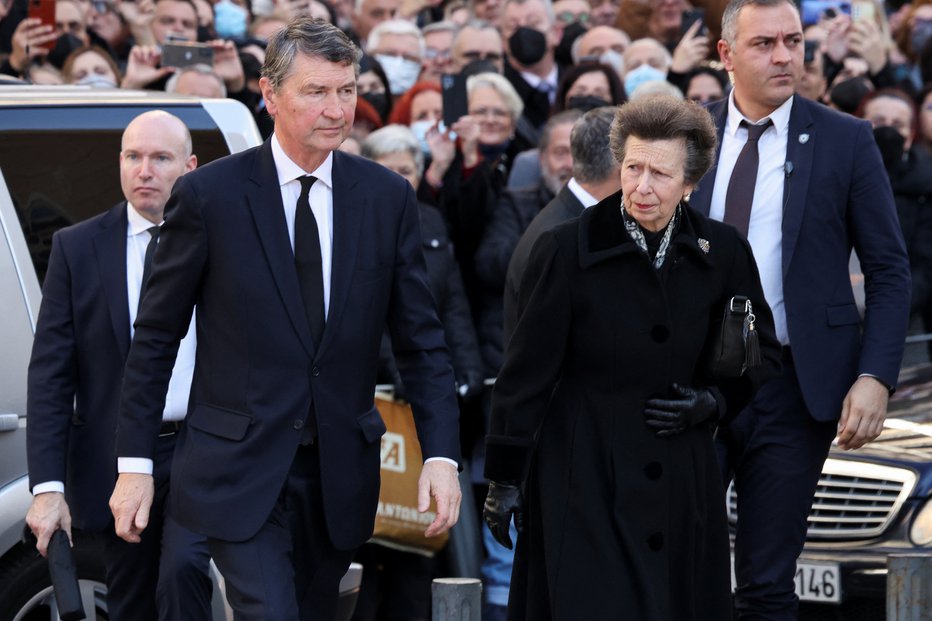 Fotografija: Anne je med drugim zastopala britansko kraljevo družino na pogrebu grškega kralja Konstantina II. FOTO: Louiza Vradi/Reuters
