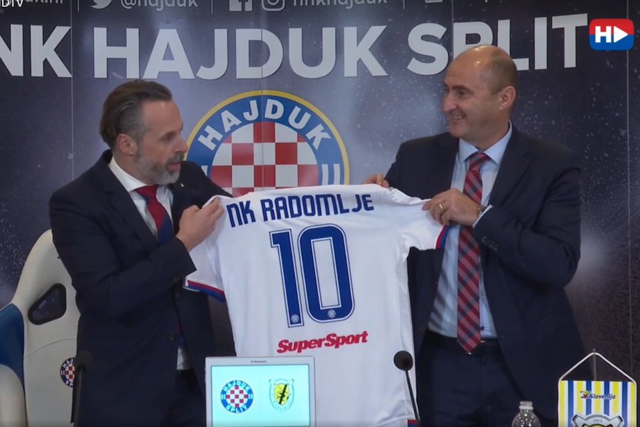 Fotografija: Predsednik NK Radomlje Matjaž Marinšek (desno) je izpostavil, kako pomembno je sodelovanje s splitskim Hajdukom, ki je posodil nekaj igralcev. FOTO: NK Radomlje, Facebook
