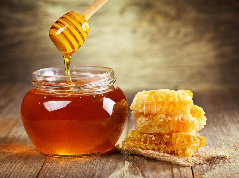 Fotografija: Uživanje medu ne dviguje ravni glukoze v krvi. FOTO: Nitrub/Gettyimages
