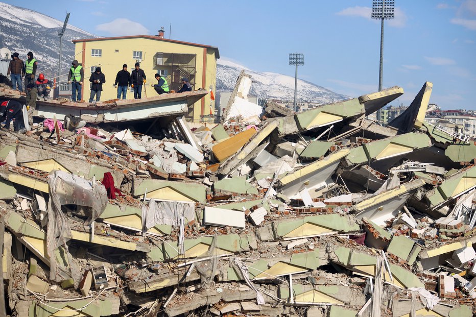 Fotografija: Potres v Turčiji. FOTO: Ronen Zvulun Reuters
