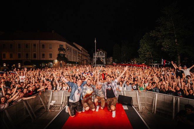 Fehtarji trenutno veljajo za eno najbolj priljubljenih slovenskih narodno-zabavnih skupin. FOTO: INNEA STUDIO
