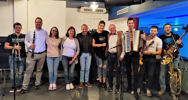 Cik-Cak kvintet, zmagovalci SPV, so se nedavno mudili tudi na Radiu Maribor.
