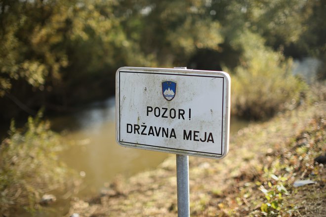 Prevoze iz Hrvaške po Sloveniji so zaradi prevelike nevarnosti prijetja opustili. FOTO: Jure Eržen
