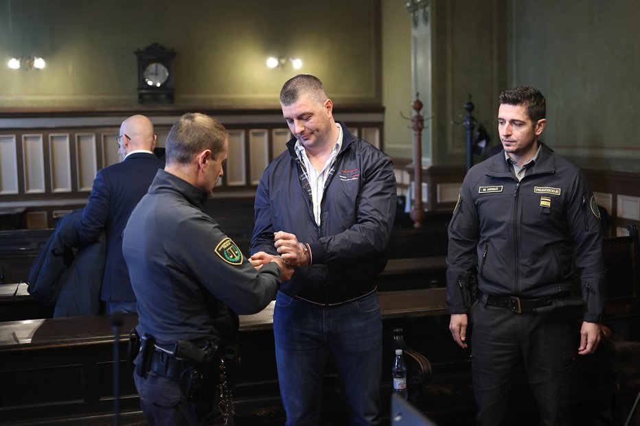 Fotografija: Velibor Lipovac je tudi med tistimi domnevnimi člani združbe, ki krivde niso priznali. FOTO: Dejan Javornik
