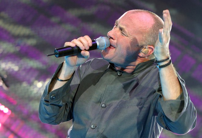 Britanski pevec Phil Collins je na zavidljivem prvem mestu.  FOTO: Albert Gea Reuters
