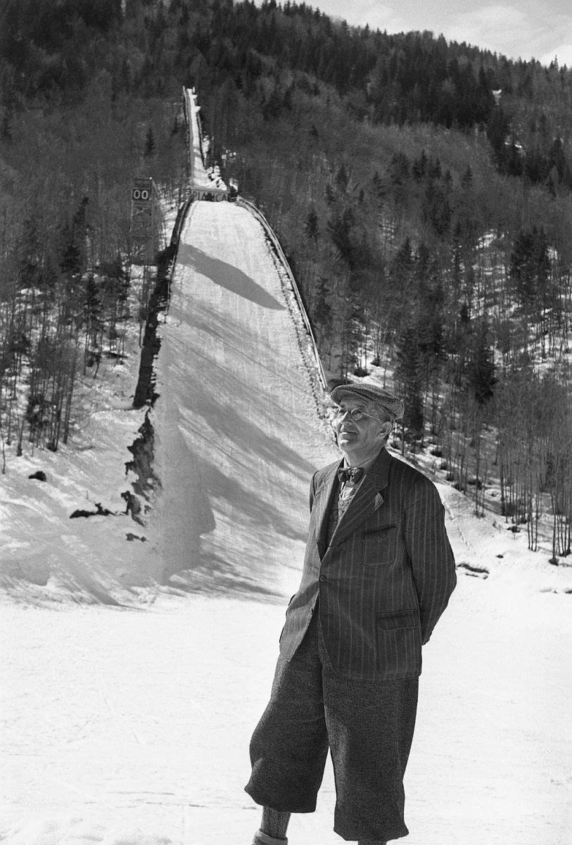 Fotografija: Leta 1932 je Stanko Bloudek kljub finančnim nejasnostim začel gradnjo 70-metrske skakalnice.
