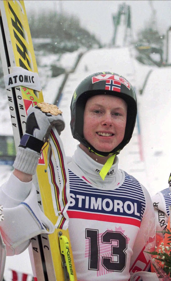 Leta 1994 je Finec Tommy Ingebrigtsen postal prvi Zemljan, ki je poletel 203 metre.
