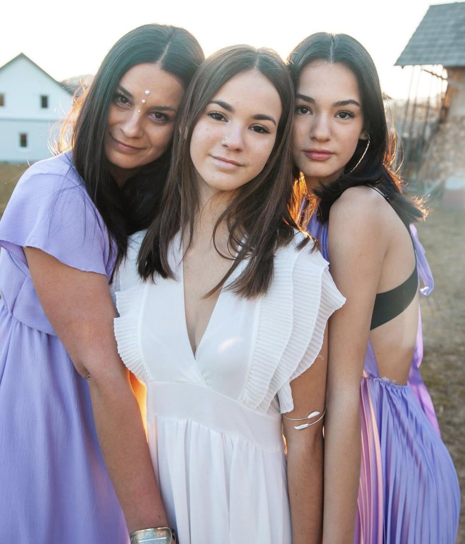 Fotografija: Renata, Gaja in Stela so pravi šopek lepotic.
