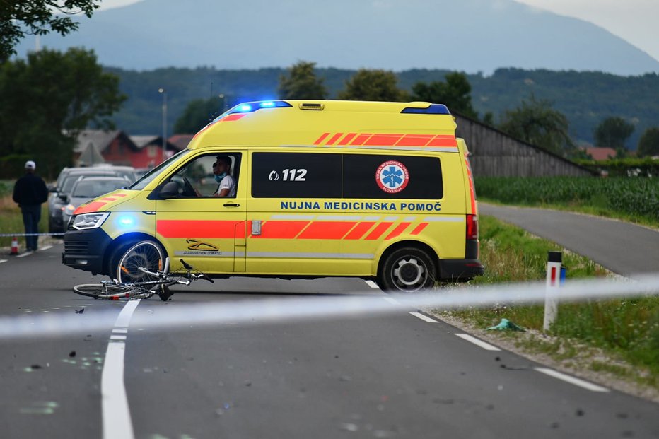 Fotografija: Italijanski motorist je odklonil zdravniško pomoč. FOTO: Cnmp Ptuj
