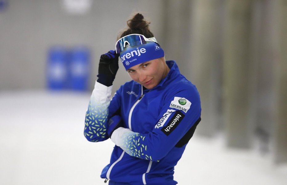 Fotografija: Naša vodilna reprezentantka v smučarskem teku Eva Urevc ne skriva veselja ob prvenstvu na domačem snegu. Foto Matej Družnik
