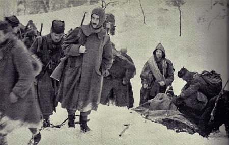 Fotografija: Zadnja fotografija Karla Destovnika - Kajuha, posneta na paškem Kozjaku 16. februarja 1944 FOTO: Muzej Novejše Zgodovine Slovenije
