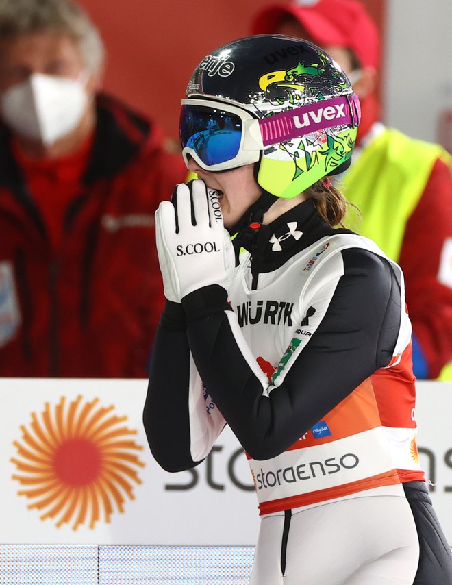 V Planici bo branila naslov svetovne prvakinje iz Oberstdorfa. FOTO: Kai Pfaffenbach/Reuters
