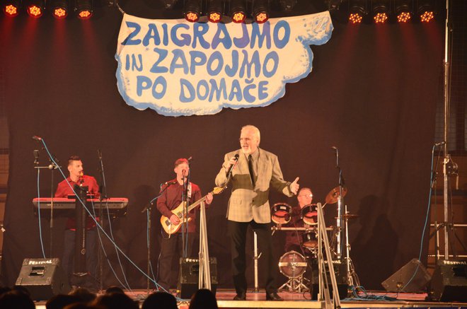 Prireditve se vedno udeležijo velika imena z glasbene scene, med njimi Zlatko Pejaković.
