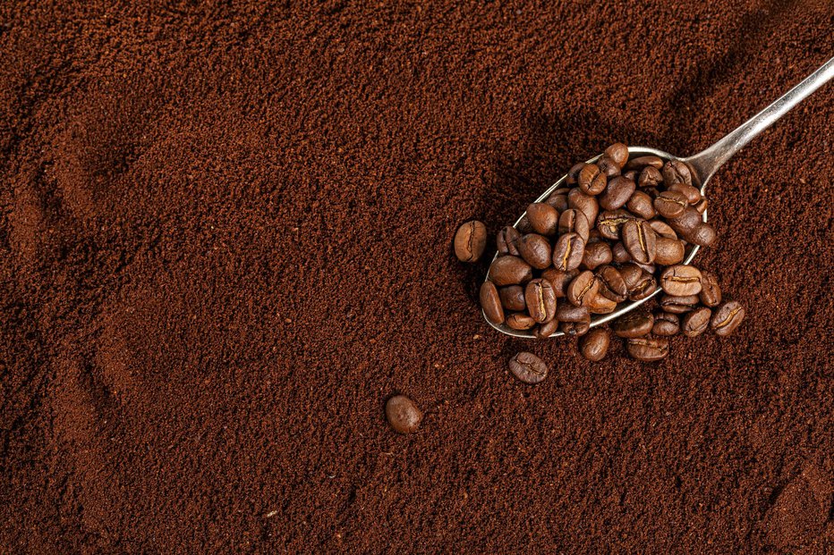 Fotografija: Kava učinkovito odpravlja temne podočnajke. FOTO: Nerudol/Gettyimages
